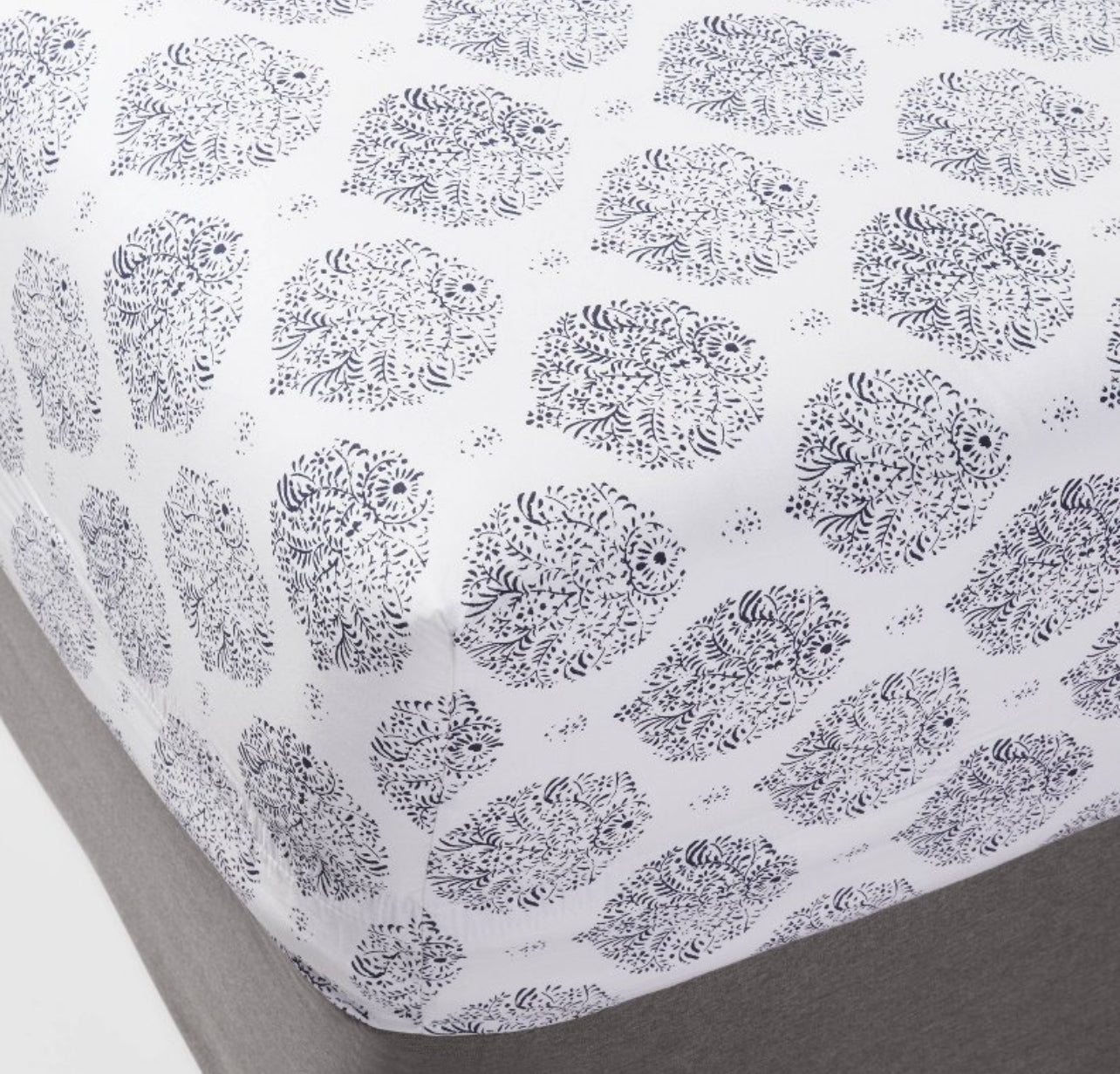 Twin 300 Thread Count Ultra Soft Printed Fitted Sheet Paisley - Threshold™