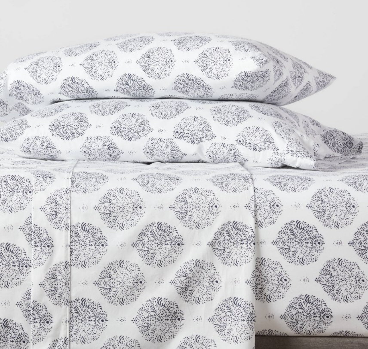 Twin 300 Thread Count Ultra Soft Printed Fitted Sheet Paisley - Threshold™