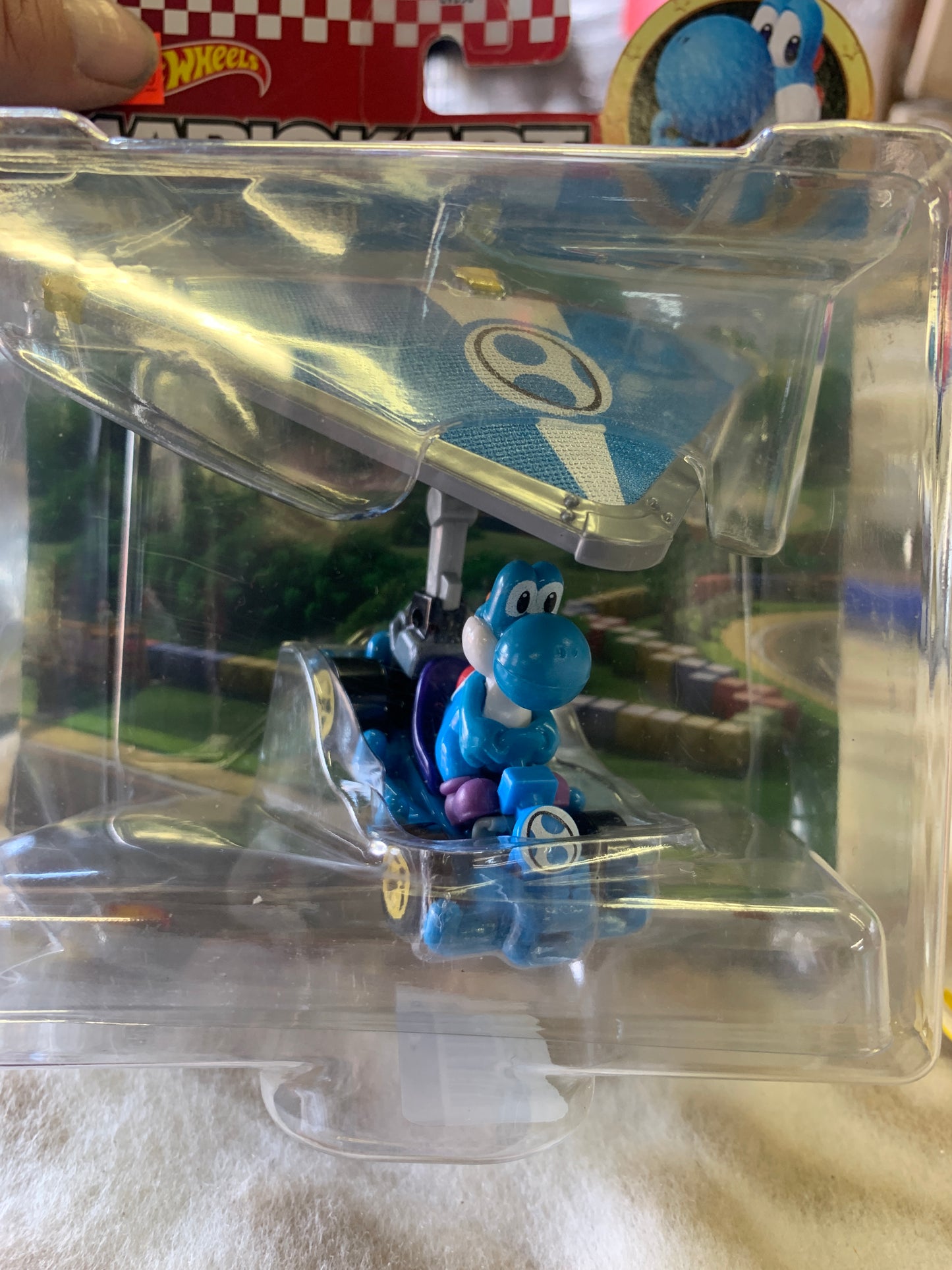 * some box damage* Hot Wheels Mario Kart 1:64 Scale Die-cast Light-Blue Yoshi in Pipe Frame Kart with Super Glider